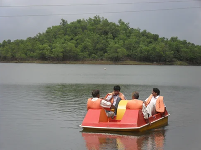 boating-at -modkaghar-lake-in-guhagar-konkan